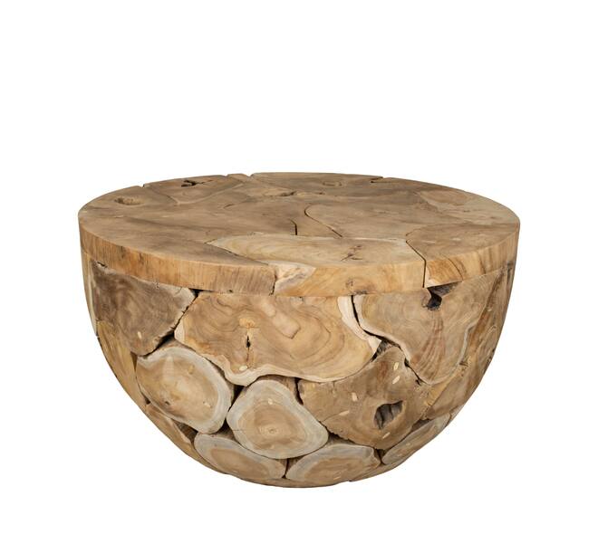 “Teakhouten bijzettafel in modern Scandinavisch interieur met klein plantje en warme neutrale tinten”